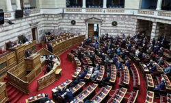 Βουλή: Την Κυριακή η ψηφοφορία επί της πρότασης μομφής κατά της κυβέρνησης