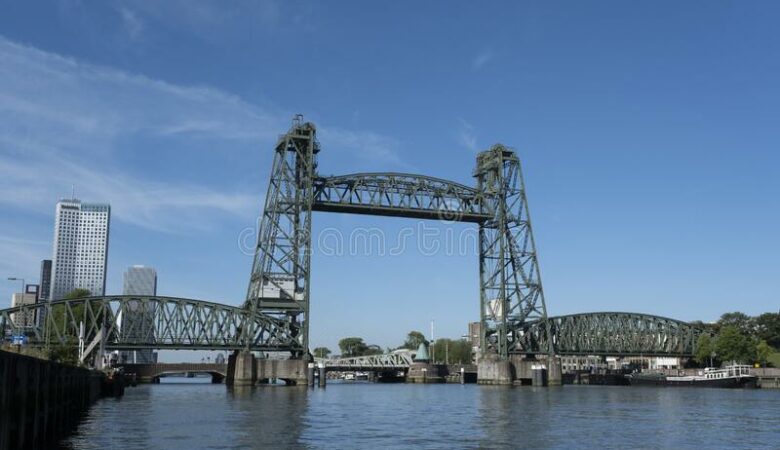Ολλανδία: Θα αποσυναρμολογήσουν γέφυρα για να περάσει το νέο γιοτ του Τζεφ Μπέζος