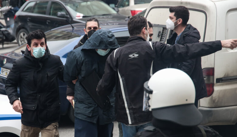 Άλκης Καμπανός: «Η απόφαση να διαπράξουν το έγκλημα πάρθηκε από όλους» κατέθεσε μάρτυρας αστυνομικός στη δίκη
