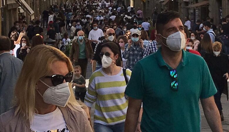 Κορονοϊός: Τέλος από σήμερα η υποχρεωτική χρήση μάσκας στους ανοιχτούς χώρους