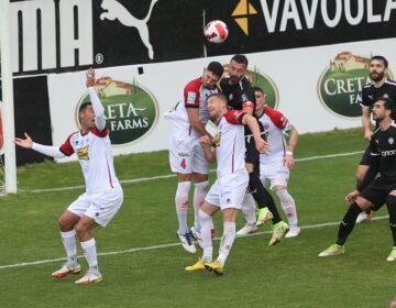 Superleague: Ο ΟΦΗ «δάγκωσε» 2-1 τον Βόλο και «βλέπει» play off