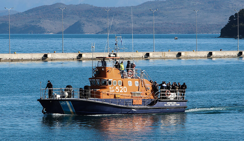Θρίλερ με το φλεγόμενο πλοίο ανοικτά της Κέρκυρας: Ταυτοποιήθηκαν 278 από τους 290 επιβαίνοντες – 10 αγνοούμενοι και 2 εγκλωβισμένοι