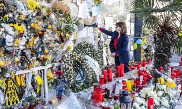 Θεσσαλονίκη: Ένα λουλούδι από την Κατερίνα Σακελλαροπούλου στον τόπο δολοφονίας του Άλκη