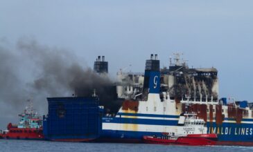 Φωτιά στο πλοίο Euroferry Olympia – Αγωνία για την τύχη των 11 αγνοούμενων – Πληροφορίες και για άλλους 4-5 επιζώντες