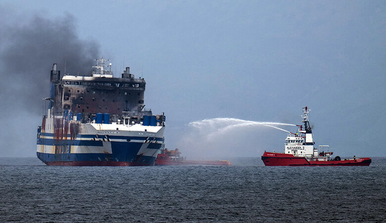 Euroferry Olympia: Μετακινείται σε άλλο λιμάνι το πλοίο – Εξαντλήθηκαν όλες οι δυνατότητες έρευνας και διάσωσης στο σημείο