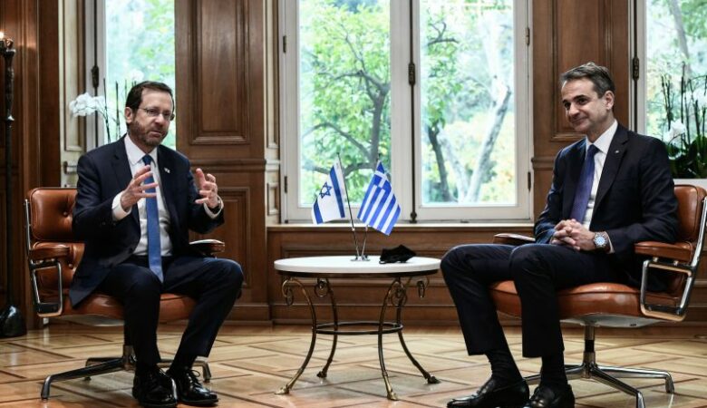 Μητσοτάκης σε πρόεδρο του Ισραήλ: «Κατάφωρη και απρόκλητη παραβίαση του Διεθνούς Δικαίου η επίθεση της Ρωσίας»