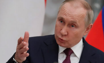 Πόλεμος στην Ουκρανία: Προειδοποιεί ο Πούτιν τις γειτονικές χώρες – «Μην κλιμακώσετε την ένταση»