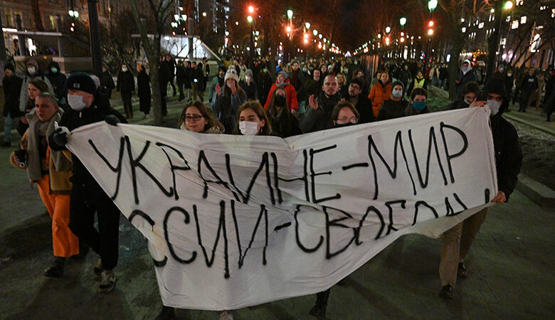 Ρωσία: Εκατοντάδες συλλήψεις σε αντιπολεμικές διαδηλώσεις