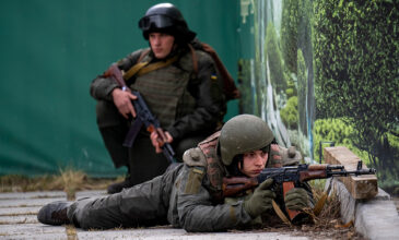 Βέλγιο: Η ΥΠΕΞ ζήτησε από το υπουργείο Άμυνας κατάλογο με τα όπλα που θα μπορούσαν να σταλούν στην Ουκρανία