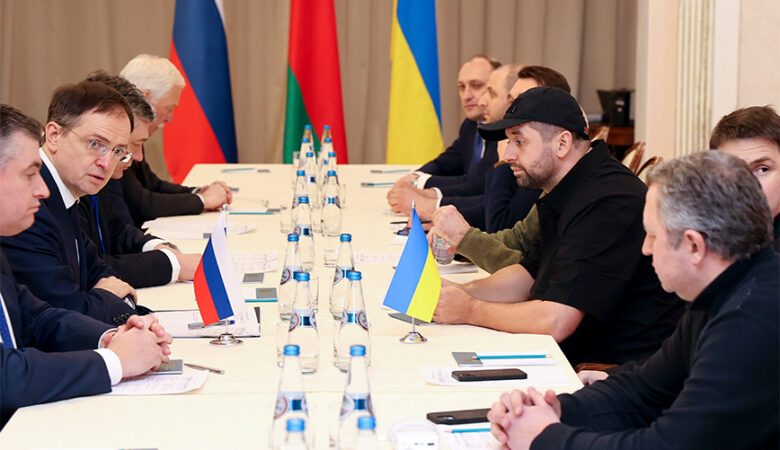 Πόλεμος στην Ουκρανία: Ξεκινούν πάλι οι διαπραγματεύσεις μεταξύ Μόσχας και Κιέβου στη Λευκορωσία -Τι ζητά ο Ζελένσκι