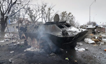 Πόλεμος στην Ουκρανία: Σφυροκοπούνται Χάρκοβο και Μαριούπολη – Πολιορκούνται Κίεβο και Χερσώνα – Για έγκλημα πολέμου μιλά ο Ζελένσκι