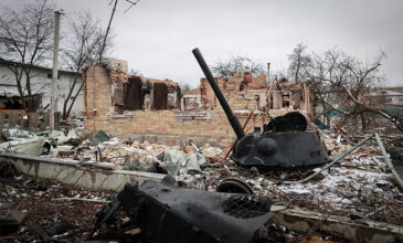 Πόλεμος στην Ουκρανία: Εισέβαλαν στο Χάρκοβο οι ρωσικές δυνάμεις, στα χέρια τους η Χερσώνα – Θρίλερ με τις διαπραγματεύσεις