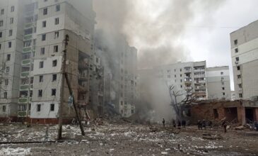 Πόλεμος στην Ουκρανία: Εφιαλτικό βράδυ με συνεχείς βομβαρδισμούς σε Μαριούπολη και Χάρκοβο