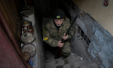 Πόλεμος στην Ουκρανία: Θέμα ωρών η μεγάλη επίθεση στο Κίεβο – Ηχούν σειρήνες από το πρωί