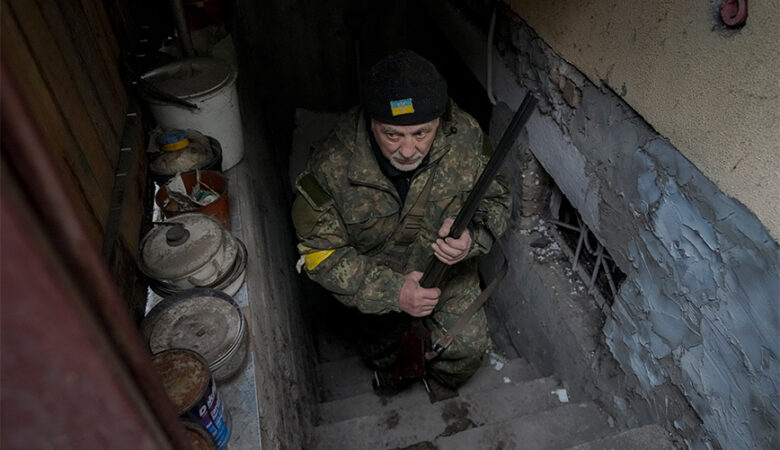 Πόλεμος στην Ουκρανία: Θέμα ωρών η μεγάλη επίθεση στο Κίεβο – Ηχούν σειρήνες από το πρωί