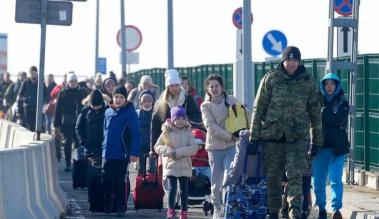 Πόλεμος στην Ουκρανία: Σχεδόν 870 πρόσφυγες έφτασαν στην Ελλάδα το τελευταίο 24ωρο