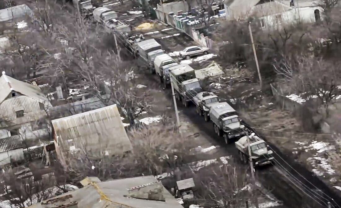 Πόλεμος στην Ουκρανία: Υπό πολιορκία το Κίεβο – Τρίτη ρωσική φάλαγγα κινείται προς την πρωτεύουσα