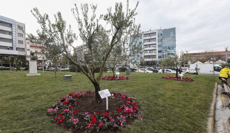 Θεσσαλονίκη: Βάνδαλοι αφαίρεσαν ταμπέλες με τα ονόματα των θυμάτων οπαδικής βίας