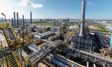 Πολωνία: Το διυλιστήριο PKN Orlen συνεχίζει να αγοράζει αργό πετρέλαιο από τη Ρωσία