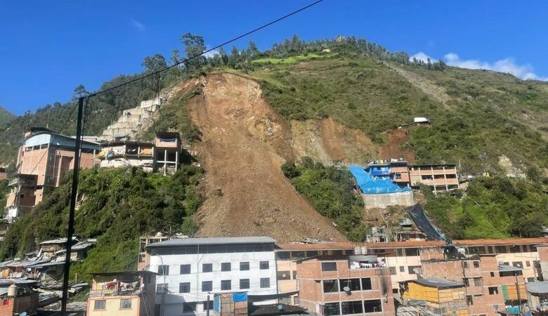Κατολίσθηση «έθαψε» πάνω από  60 σπίτια στο Περού – Αγνοείται η τύχη έξι κατοίκων