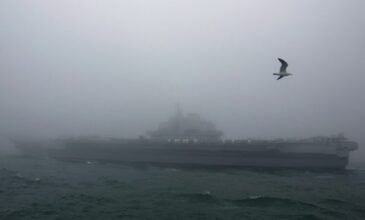 Στα νερά της Ταϊβάν κινεζικό αεροπλανοφόρο και αμερικανικό αντιτορπιλικό