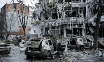 Πόλεμος στη Ουκρανία: Οι Ρώσοι βομβαρδίζουν το Χάρκοβο – Τουλάχιστον πέντε νεκροί