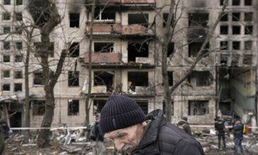 Πόλεμος στην Ουκρανία: Νέοι βομβαρδισμοί σε Κίεβο και Χάρκοβο – Χτυπήθηκε κλινική