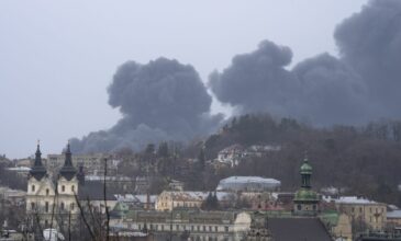 Ουκρανία: Μεγάλη πυρκαγιά σε δεξαμενές καυσίμων στο Ντονέτσκ