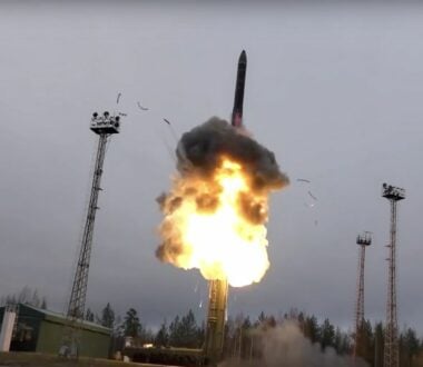 Συναγερμός στη Δύση: Ο Πούτιν ζήτησε στρατιωτικά γυμνάσια με εξάσκηση στη χρήση πυρηνικών όπλων