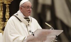 Πάπας Φραγκίσκος για την κατάσταση στη Μέση Ανατολή: «Οι επιθέσεις παράγουν νέο μίσος και εκδίκηση»