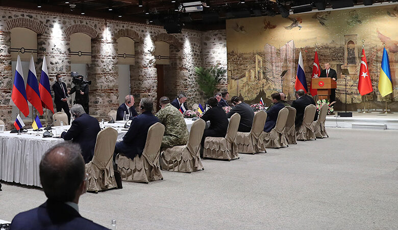 Πόλεμος στην Ουκρανία: Κρίσιμες συνομιλίες Κιέβου και Μόσχας στην Κωνσταντινούπολη – Συμμετέχει ο Αμπράμοβιτς