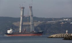 Η Τουρκία αυξάνει κατά 400% τα τέλη διέλευσης πλοίων στον Βόσπορο