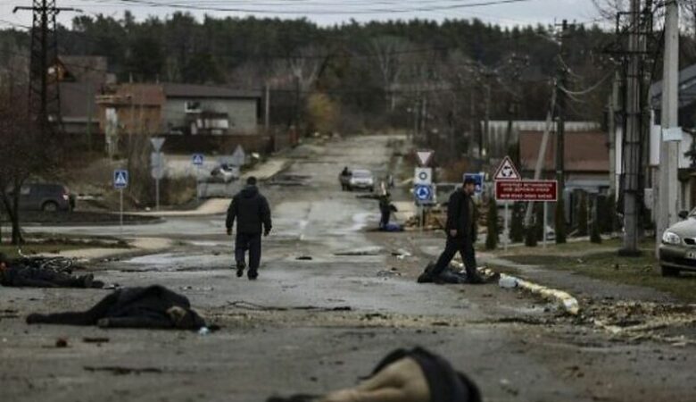 Πόλεμος στην Ουκρανία: Διεθνής κατακραυγή για τη σφαγή στη Μπούσα – Εικόνες φρίκης με πτώματα στους δρόμους