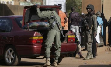 Μπουρκίνα Φάσο: 5 στρατιωτικοί και 30 τζιχαντιστές νεκροί σε νέα επίθεση
