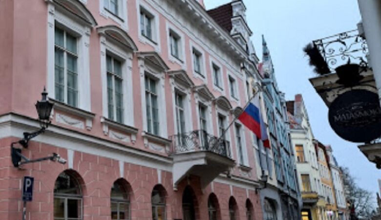 Εσθονία και Λετονία κλείνουν Ρωσικά προξενεία στο έδαφος τους