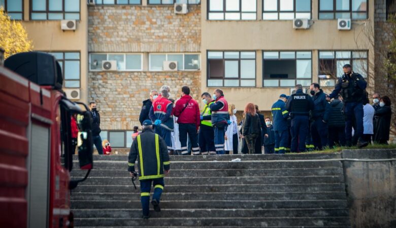 Θεσσαλονίκη: Ένας νεκρός και δύο τραυματίες από την φωτιά στην κλινική Covid του «Παπανικολάου»