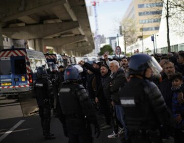 Πεδίο μάχης έξω από το Βελοντρόμ: Ανελέητο ξύλο μεταξύ οπαδών της Μαρσέιγ και του ΠΑΟΚ