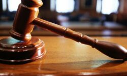 Συνεχίζουν οι δικηγόροι την αποχή σε ποινικές δίκες –Την αναστέλλουν σε υποθέσεις νομικής βοήθειας και δίκες συμφερόντων Δημοσίου