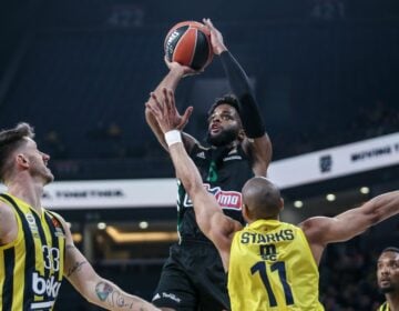 Euroleague: Ο ανεβασμένος Παναθηναϊκός νίκησε στην Πόλη τη Φενέρ και… περιμένει τον Ολυμπιακό