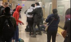 Τρόμος στην Νέα Υόρκη: Αναζητείται ο δράστης της επίθεσης στο Μετρό – Τουλάχιστον 16 τραυματίες
