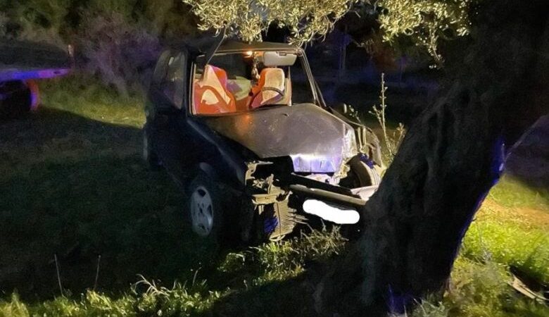 Τραγωδία στην Αλεξανδρούπολη: Σκοτώθηκε ζευγάρι ηλικιωμένων σε τροχαίο – Το αμάξι έπεσε σε δέντρο