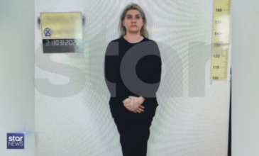 Ρούλα Πισπιρίγκου: Οι πρώτες φωτογραφίες στη ΓΑΔΑ μετά τη σύλληψή της – Ντυμένη στα μαύρα