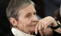Ελένη Γλύκατζη – Αρβελέρ: Στο νοσοκομείο από πτώση η διάσημη ιστορικός
