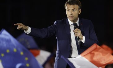 Γαλλία: Μόλις ένας στους τρεις ψηφοφόρους του Μελανσόν θα ψηφίσει τον Μακρόν