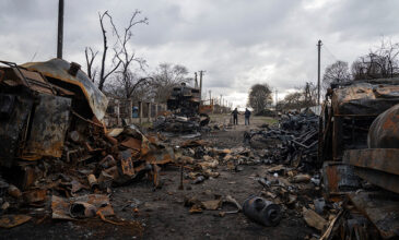 Πόλεμος στην Ουκρανία: «Κόλαση» επικρατεί στο Ντονμπάς σύμφωνα με τον Ζελένσκι – Το τεράστιο πακέτο βοήθειας από τις ΗΠΑ