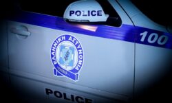 Μεγάλη αστυνομική επιχείρηση στην Αμαλιάδα: Εντοπίστηκαν όπλα σε ενοικιαζόμενα δωμάτια – Τρεις συλλήψεις