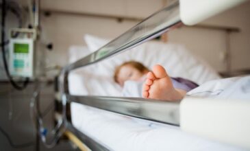 Ανησυχία μετά τον θάνατο 9χρονης από στρεπτόκοκκο: «Αν το παιδί πει “δεν μπορώ να καταπιώ”, πρέπει να πάει κατευθείαν στον γιατρό»