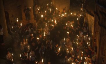 Με λαμπρότητα η τελετή Αφής του Αγίου Φωτός στα Ιεροσόλυμα