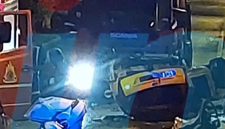 Σοκαριστικό τροχαίο στη Νέα Ιωνία: Αυτοκίνητο έπεσε από γέφυρα – Νεκρός ένας νεαρός