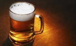 Οι Φινλανδοί λανσάρουν νέα μπύρα για να γιορτάσουν την αίτηση ένταξης στο ΝΑΤΟ